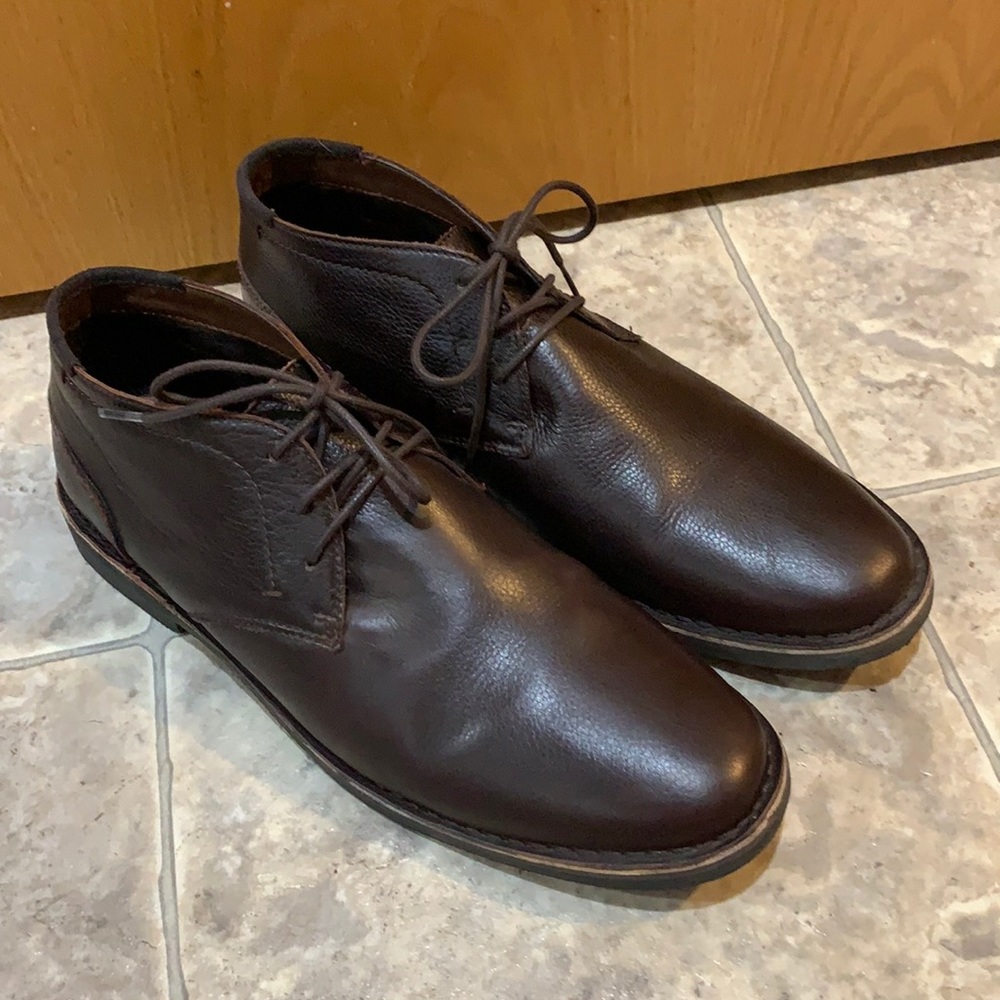 Men’s Brown Reaction (Kenneth Cole) low cut leather boots. Size 13